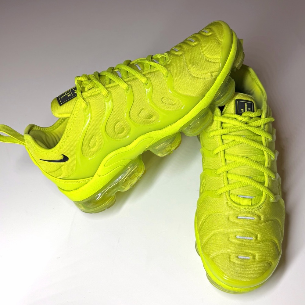 Nike Air Women’s VaporMax Plus Tennis Ball Athletic Sneakers Size- 8 - Picture 3 of 9